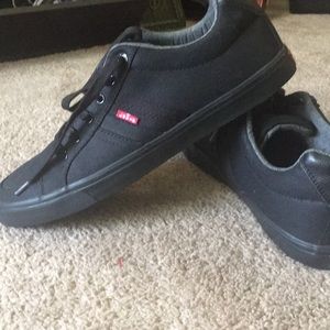 ❌ SOLD ❌Levi’s shoes sz 12 black ❌SOLD ❌